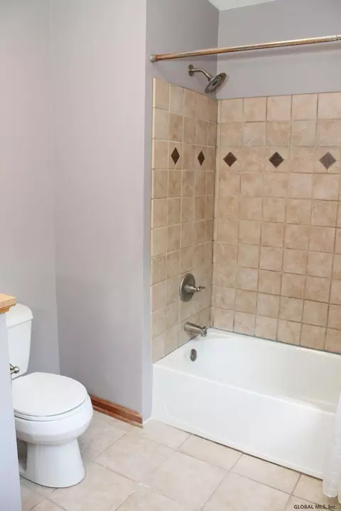 81 Algonquin Rd, Halfmoon, NY 12065 photo 28