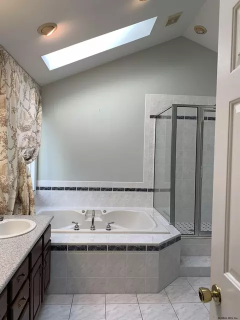 49 Oak Tree Ln, Niskayuna, NY 12309 photo 22