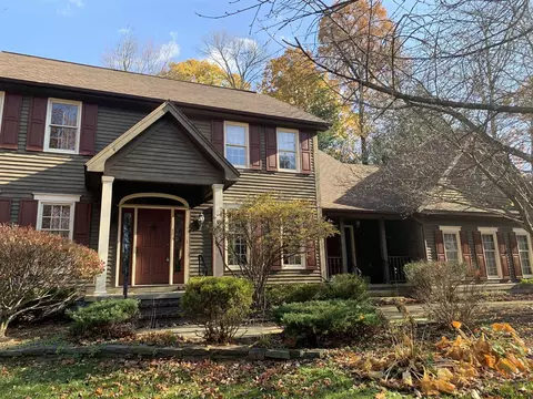 49 Oak Tree Ln, Niskayuna, NY 12309 photo 1