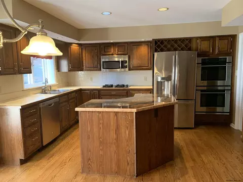 49 Oak Tree Ln, Niskayuna, NY 12309 photo 10