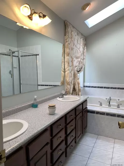 49 Oak Tree Ln, Niskayuna, NY 12309 photo 21