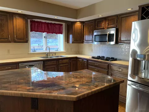 49 Oak Tree Ln, Niskayuna, NY 12309 photo 11