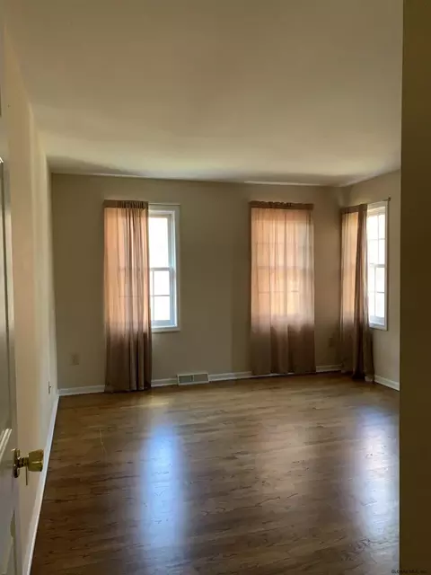 49 Oak Tree Ln, Niskayuna, NY 12309 photo 25