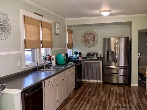 100 Elsmere Ave, Delmar, NY 12054 photo 17