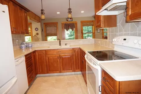 13 State St, Edinburg, NY 12835 photo 3