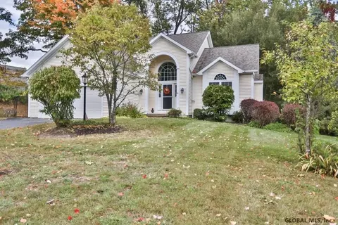 81 Corrit Dr, Delmar, NY 12054 photo 2