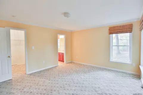 81 Corrit Dr, Delmar, NY 12054 photo 9