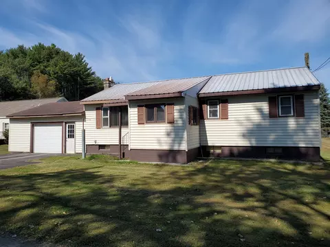 46 Eggleston St, Corinth, NY 12822 photo 2