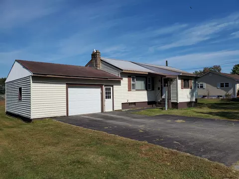 46 Eggleston St, Corinth, NY 12822 photo 1