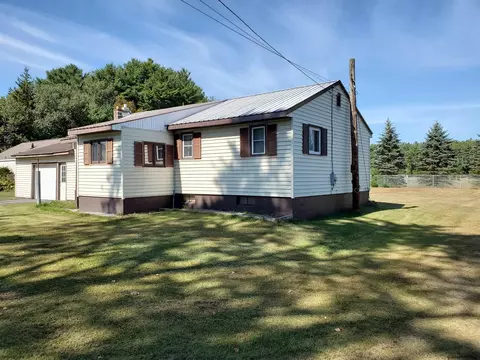 46 Eggleston St, Corinth, NY 12822 photo 3