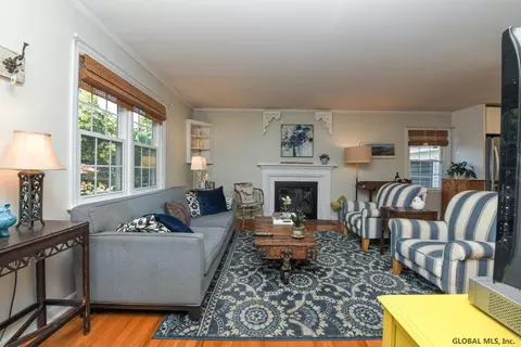 17 Wellington Ave, Delmar, NY 12054 photo 4