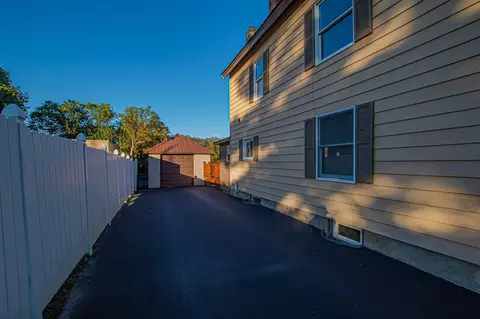 147 E State St, Johnstown, NY 12095 photo 6