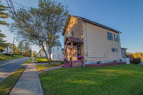 147 E State St, Johnstown, NY 12095 photo 4