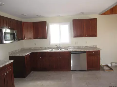 73 N Fourth Ave, Ilion, NY 13357 photo 3