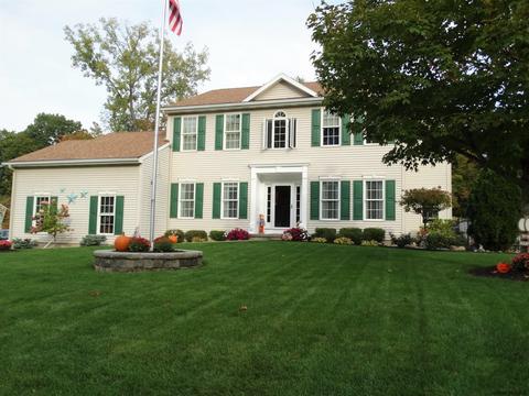 1 Walnut Ln, Schenectady, NY 12309 photo 1