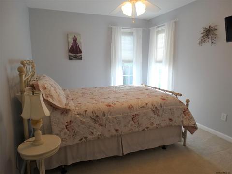 1 Walnut Ln, Schenectady, NY 12309 photo 10