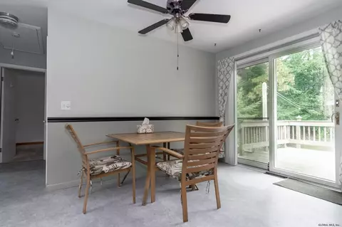 192 E Palmer Ave, Schenectady, NY 12303 photo 9