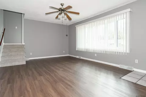 192 E Palmer Ave, Schenectady, NY 12303 photo 7