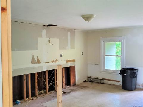 334 Bender Ln, Glenmont, NY 12077 photo 5