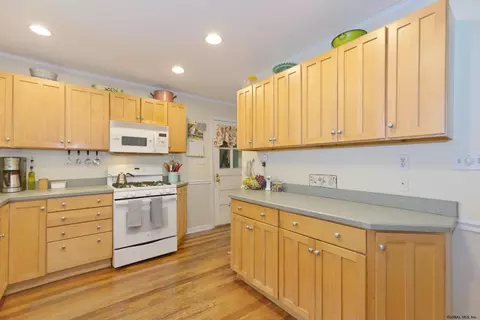 24 Hunter Rd, Delmar, NY 12054 photo 14