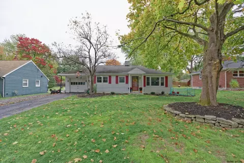 24 Hunter Rd, Delmar, NY 12054 photo 2