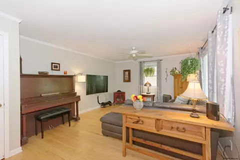 24 Hunter Rd, Delmar, NY 12054 photo 7