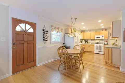 24 Hunter Rd, Delmar, NY 12054 photo 11