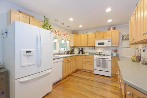 24 Hunter Rd, Delmar, NY 12054 photo 13