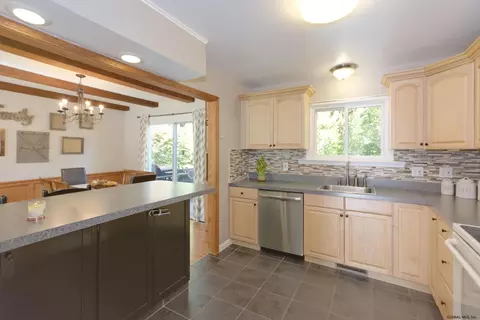 3 Dover Dr, Delmar, NY 12054 photo 18