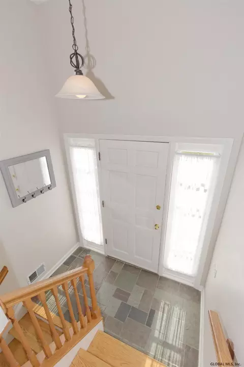 3 Dover Dr, Delmar, NY 12054 photo 7