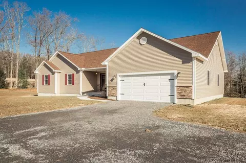 205 Mcqueen Rd, Amsterdam, NY 12010 photo 46