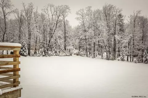 205 Mcqueen Rd, Amsterdam, NY 12010 photo 41