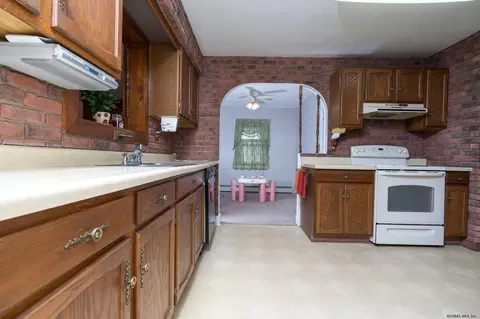 1311 Trinity Ave, Schenectady, NY 12306 photo 8