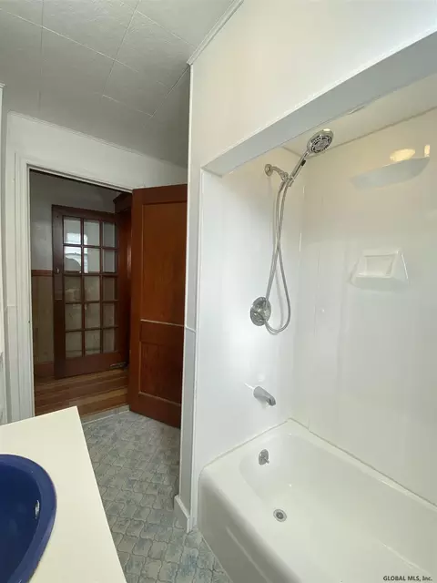 1122 Forest Rd, Schenectady, NY 12303 photo 9
