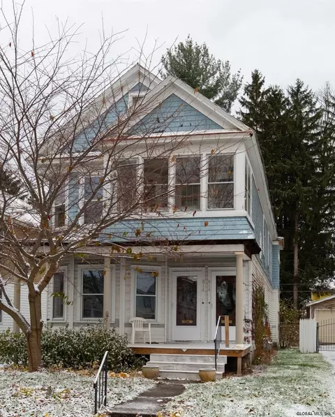 814 Hampton Ave, Schenectady, NY 12309 photo 1