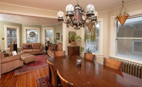 814 Hampton Ave, Schenectady, NY 12309 photo 9