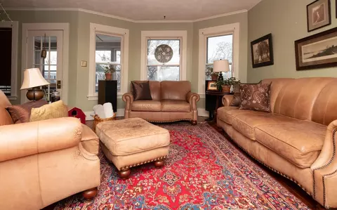 814 Hampton Ave, Schenectady, NY 12309 photo 2