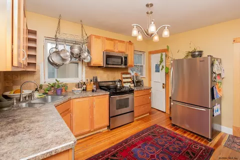 814 Hampton Ave, Schenectady, NY 12309 photo 16