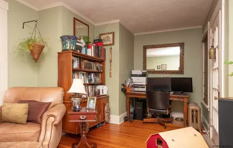 814 Hampton Ave, Schenectady, NY 12309 photo 3