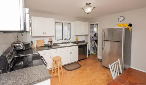 814 Hampton Ave, Schenectady, NY 12309 photo 31