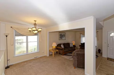 36 Aster Dr, Rexford, NY 12148 photo 8