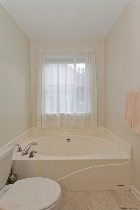 36 Aster Dr, Rexford, NY 12148 photo 28