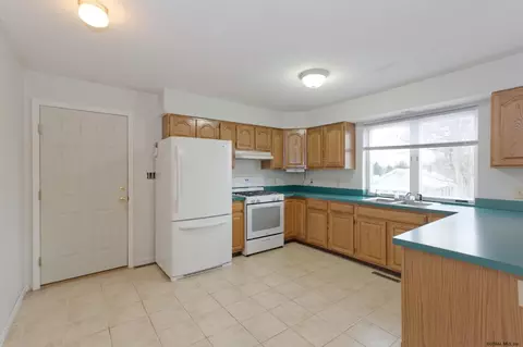 453 Twelfth St, Schenectady, NY 12306 photo 33