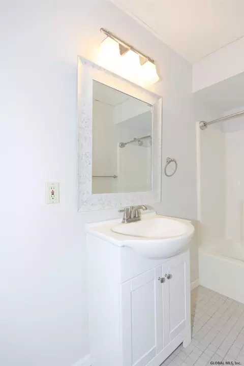 453 Twelfth St, Schenectady, NY 12306 photo 44