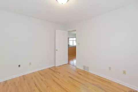 453 Twelfth St, Schenectady, NY 12306 photo 41