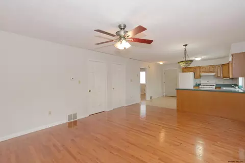 453 Twelfth St, Schenectady, NY 12306 photo 38