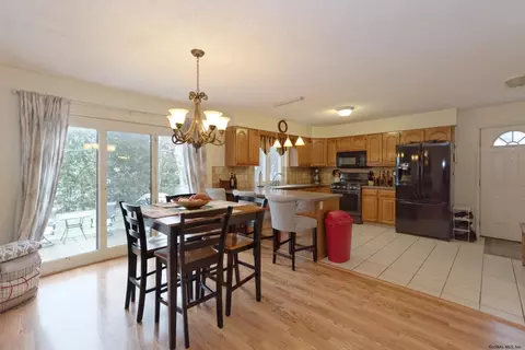 453 Twelfth St, Schenectady, NY 12306 photo 13