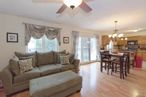 453 Twelfth St, Schenectady, NY 12306 photo 19