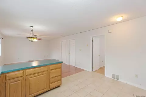 453 Twelfth St, Schenectady, NY 12306 photo 35