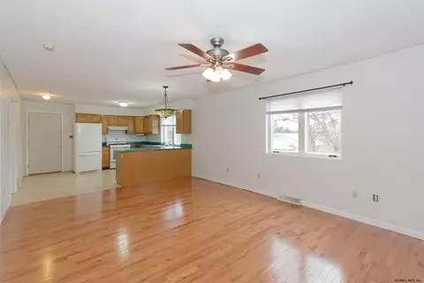 453 Twelfth St, Schenectady, NY 12306 photo 37